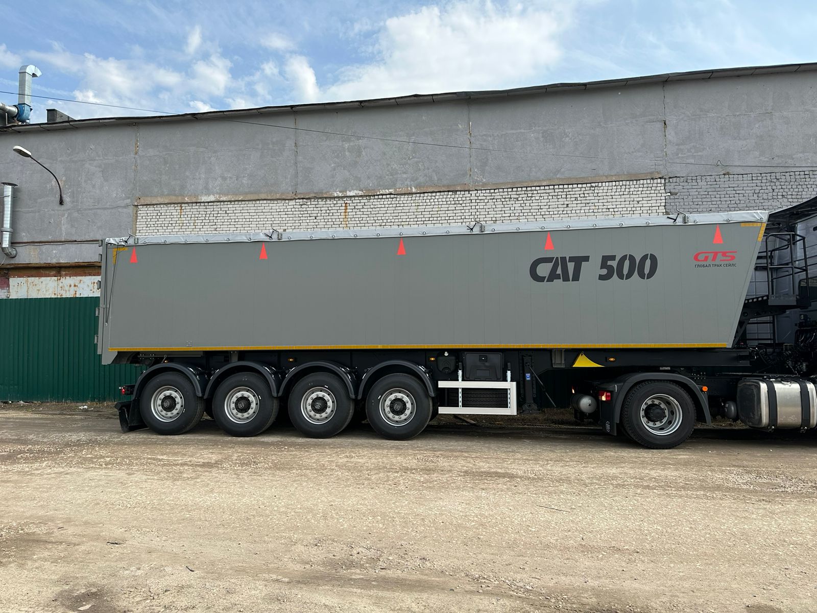 Алюминиевый полуприцеп зерновоз CAT500 55 435 | GoodTruck